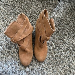 Camel slouchy booties